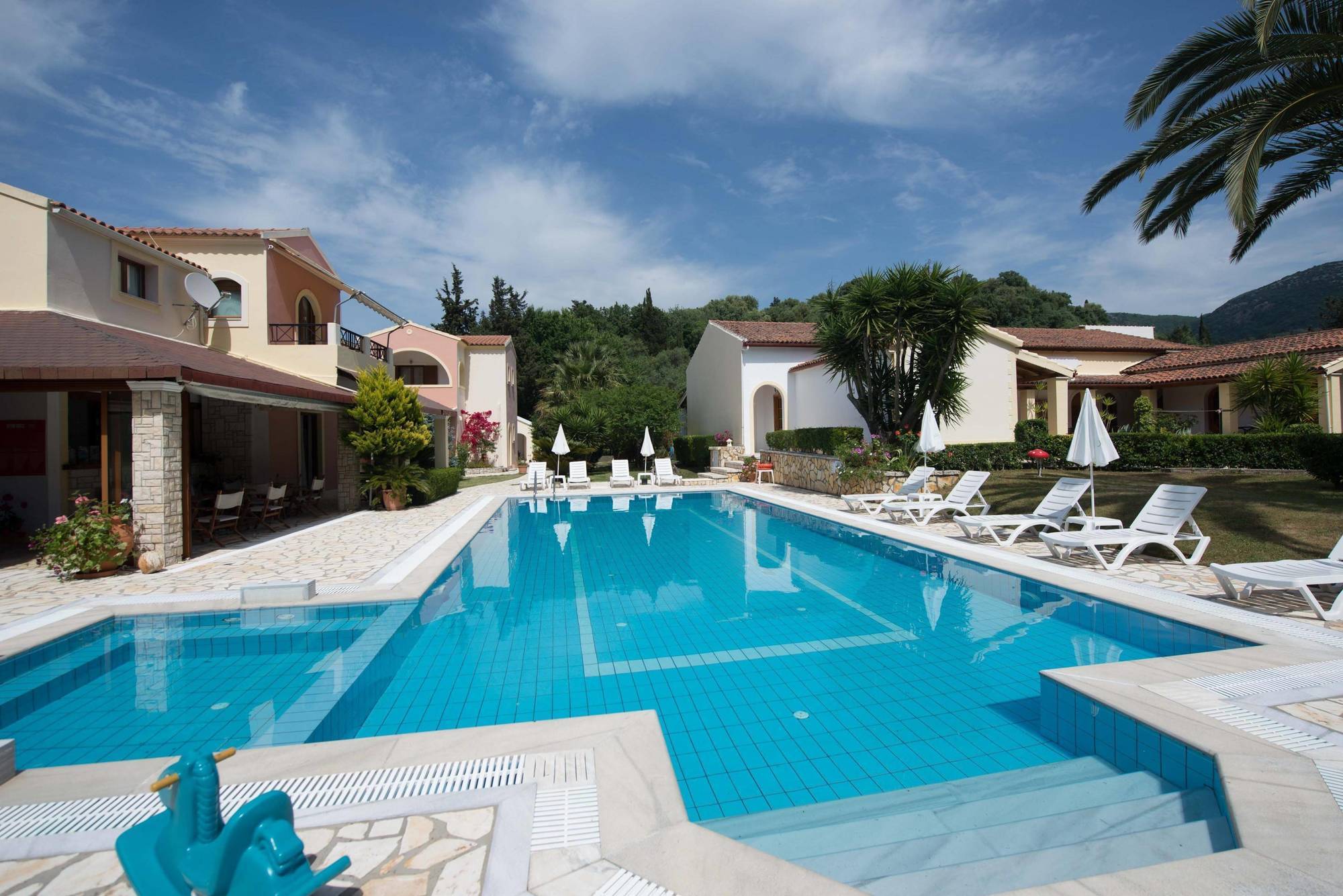 Villa Violetta Ахарави Екстериор снимка
