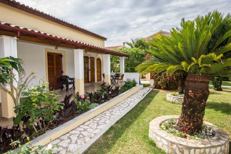 Villa Violetta Ахарави Екстериор снимка